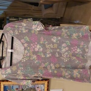 Excellent Condition Lularoe Top Mickey & Minnie